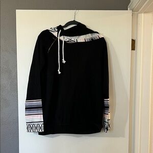 Chic Black and White Patterned Long Sleeve Women's Top